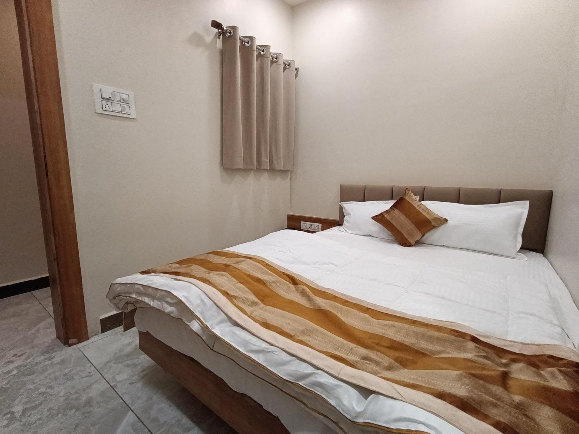 Shree Shyamraj Hotel ウッジャイン エクステリア 写真
